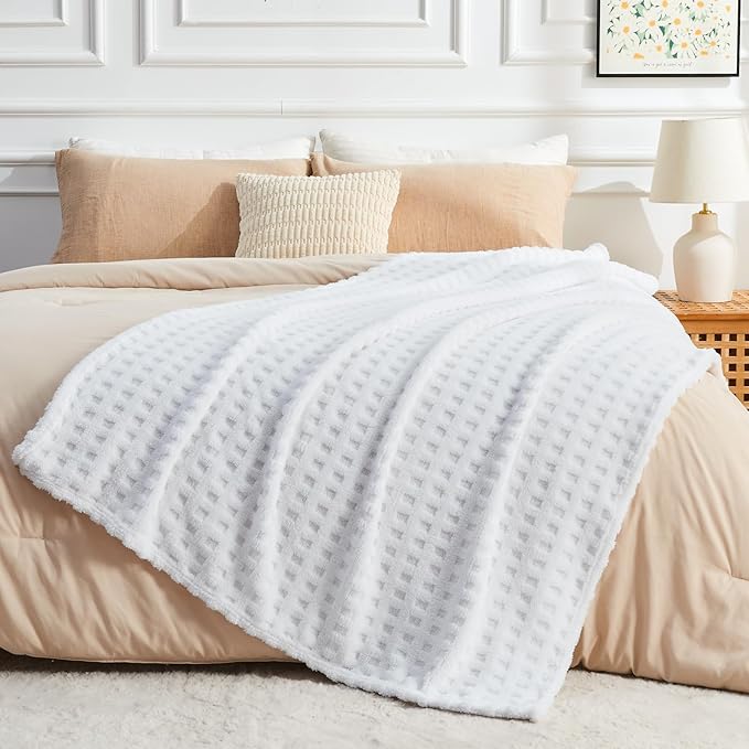 NEWCOSPLAY Super Soft King Blanket White Premium Silky Flannel Fleece 3D Waffle Checkered Lightweight Bed Blanket All Season Use (White, King(90"x110"))