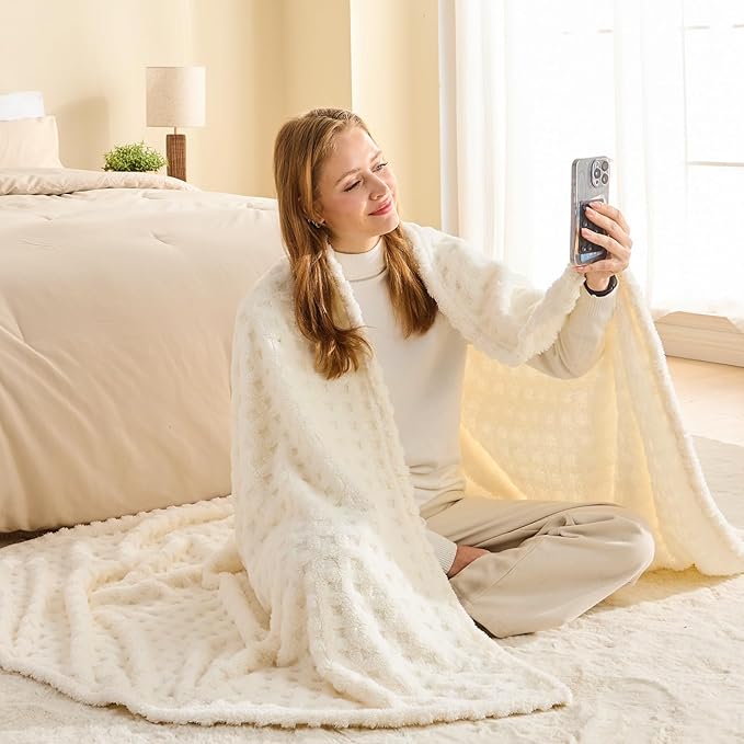 NEWCOSPLAY Super Soft Twin Blanket Ivory Premium Silky Flannel Fleece 3D Waffle Checkered Lightweight Bed Blanket All Season Use (Ivory, Twin(60"x80"))