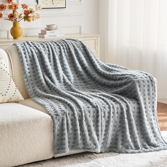 NEWCOSPLAY Super Soft Throw Blanket Grey Premium Silky Flannel Fleece 3D Waffle Checkered Lightweight Bed Blanket All Season Use (Light Grey, Throw(50"x70"))